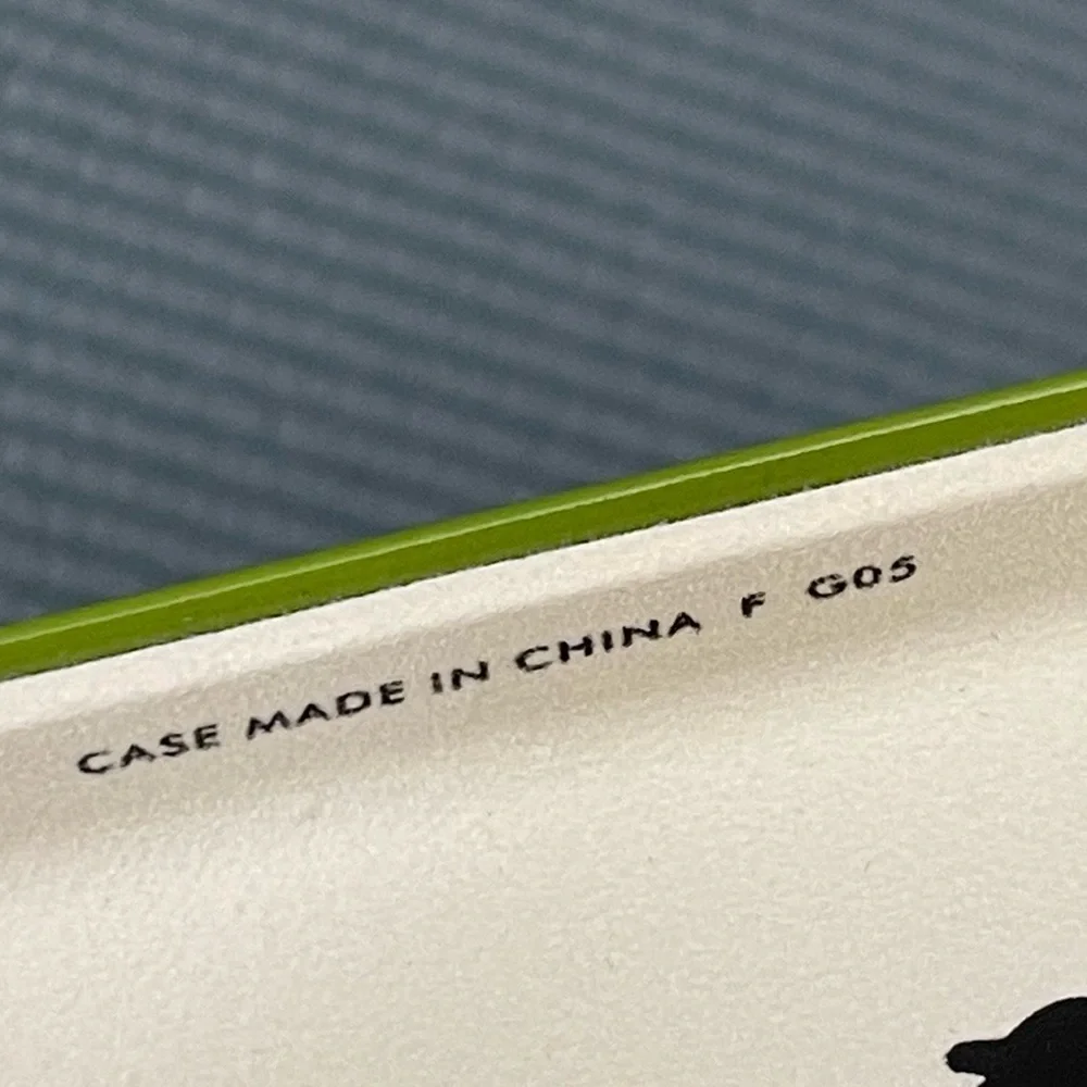 EUC Kate Spade New York Eyewear Stylish Hard Protective Case With Cleaning Cloth - Picture 16 of 17